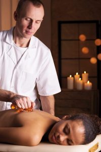 Les praticiens masculins en spa